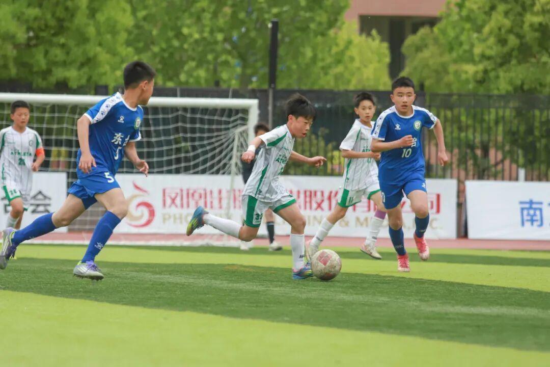 苏格兰vs海地转播中断,镜报:全球信号传输出现了故障